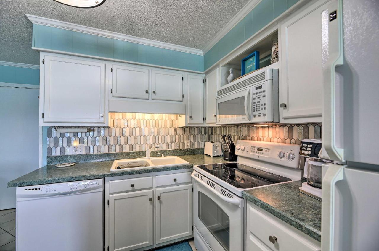 Apartment Beachfront With Boardwalk And Pool Access! *