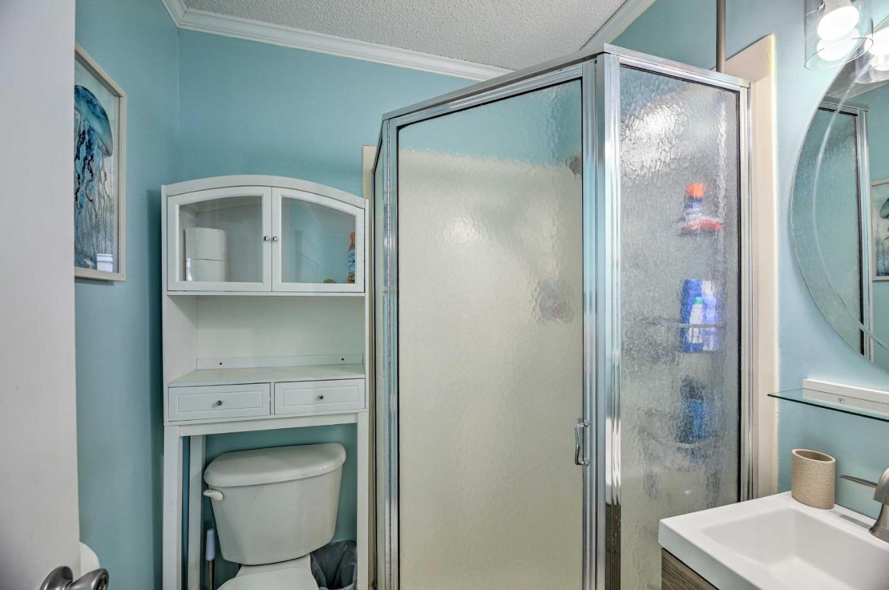 Apartment Beachfront With Boardwalk And Pool Access!